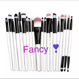 15Pc’s Makeup Brushes Set